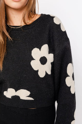 Long Sleeve Crop Sweater with Daisy Pattern Sweater