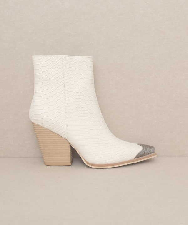 OASIS SOCIETY Zion - Bootie with Etched Metal Toe Boots