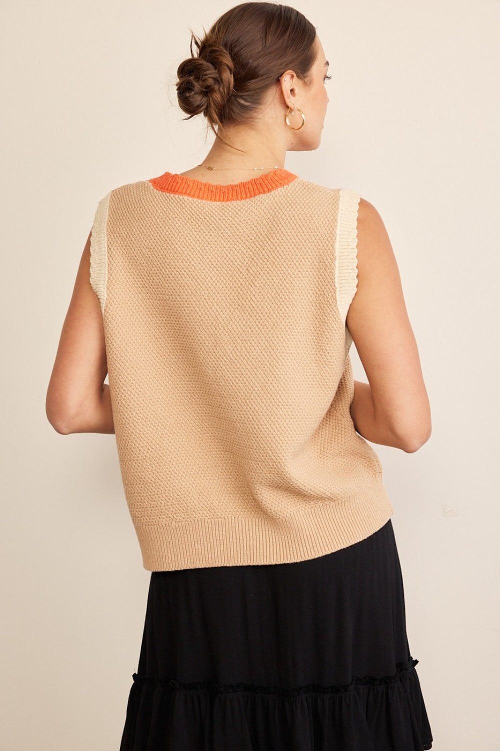 In February Contrast Round Neck Sweater Vest Top