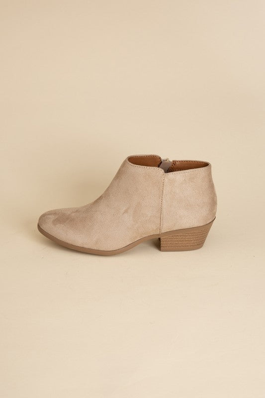 Mug Ankle Boots Boots