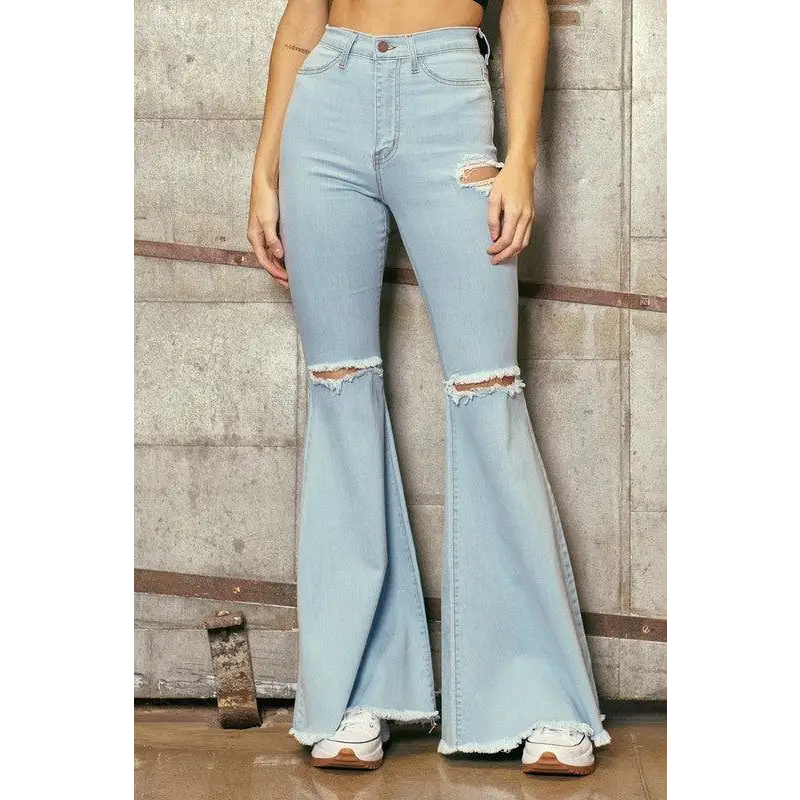 HIGH WAISTED FLARE W DISTRESS DETAIL Jeans